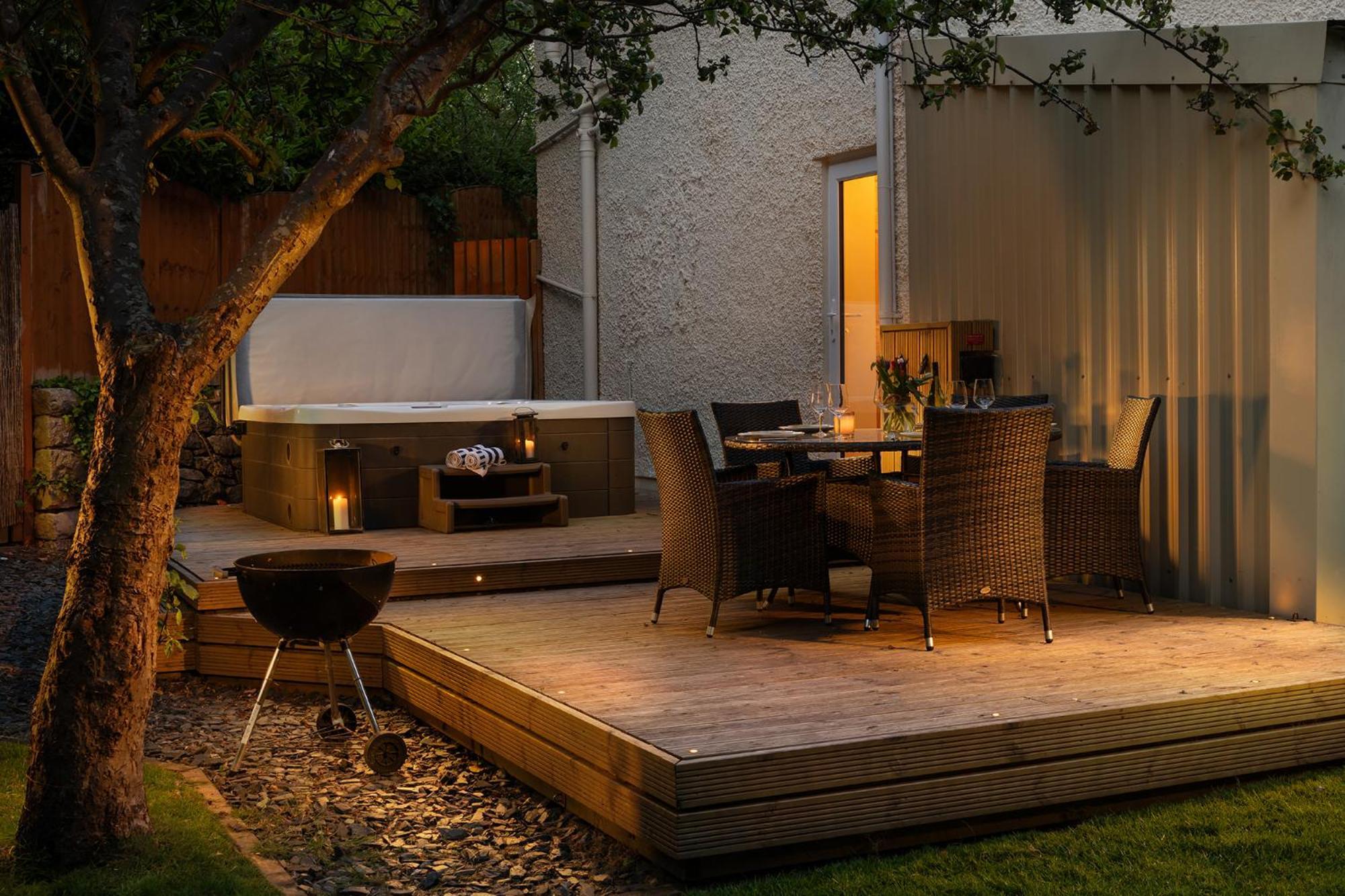 The Coachhouse - Cottage With Private Hot Tub Colwyn Bay Zewnętrze zdjęcie